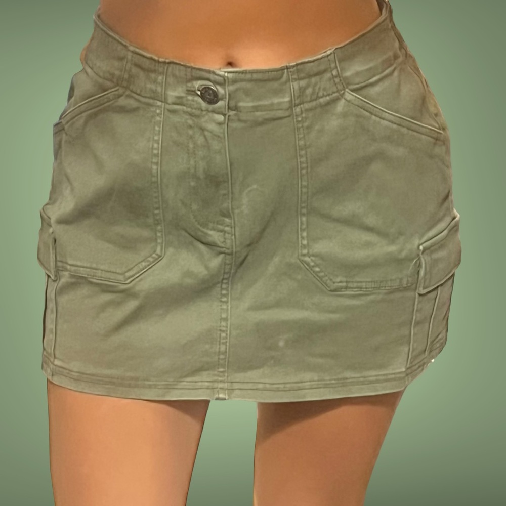 hollister cargo mini skirt